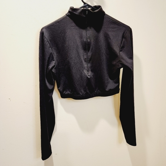 CHEERLEADING.COM  Dancewear black long sleeve half zip crop top fits M - Picture 1 of 9